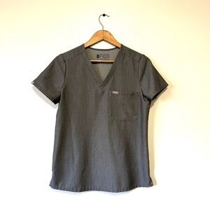 Figs Catarina One-Pocket Scrub Top Size XSmall Graphite Gray V-Neck Short-Sleeve